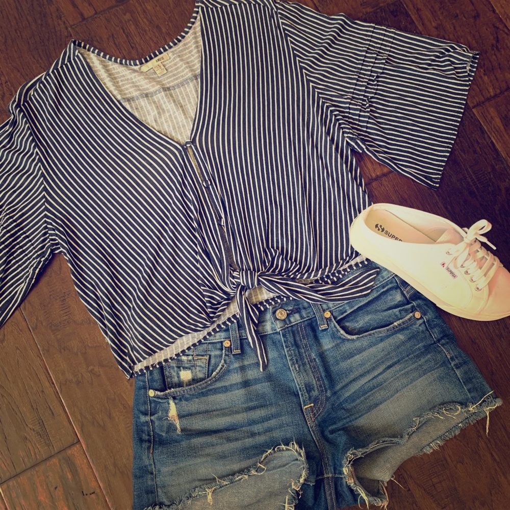 Amuse Society tie waist button up